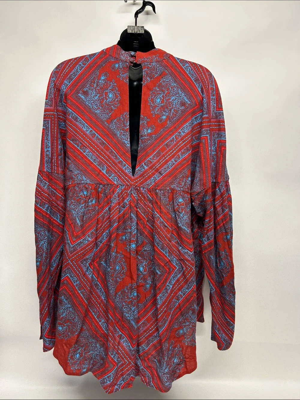 Free People Red and Blue Paisley Keyhole Tunic size medium walking on a dream